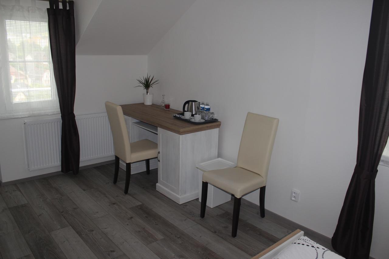 Penzion Vesely Zelezny Brod エクステリア 写真
