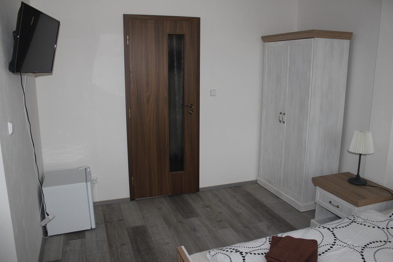 Penzion Vesely Zelezny Brod エクステリア 写真